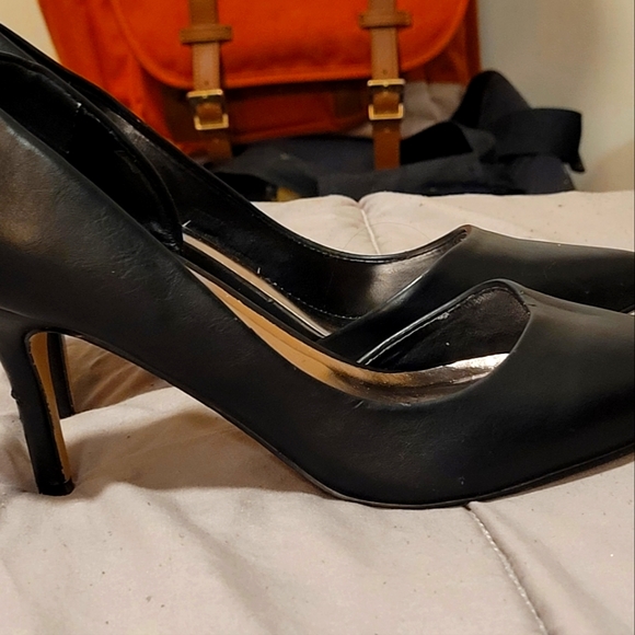 MADDEN GIRL BLACK LEATHER OHNICE PUMPS - Picture 4 of 4